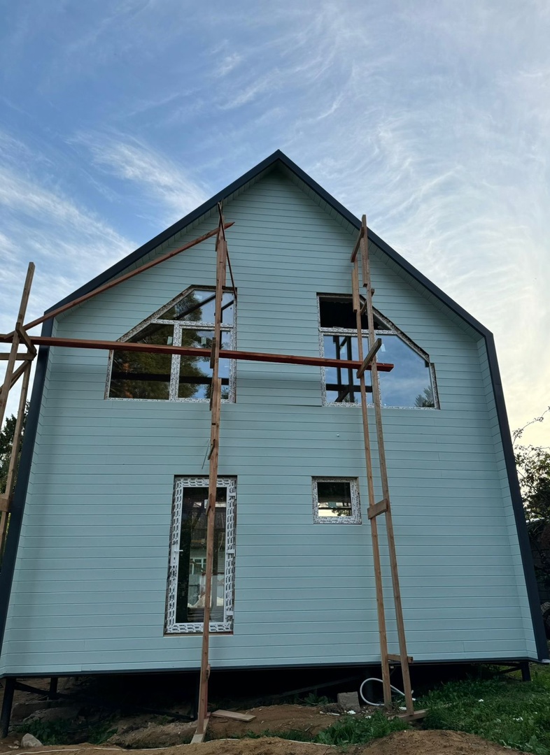 We publish a report based on the client's build We publish a report based on the client's build