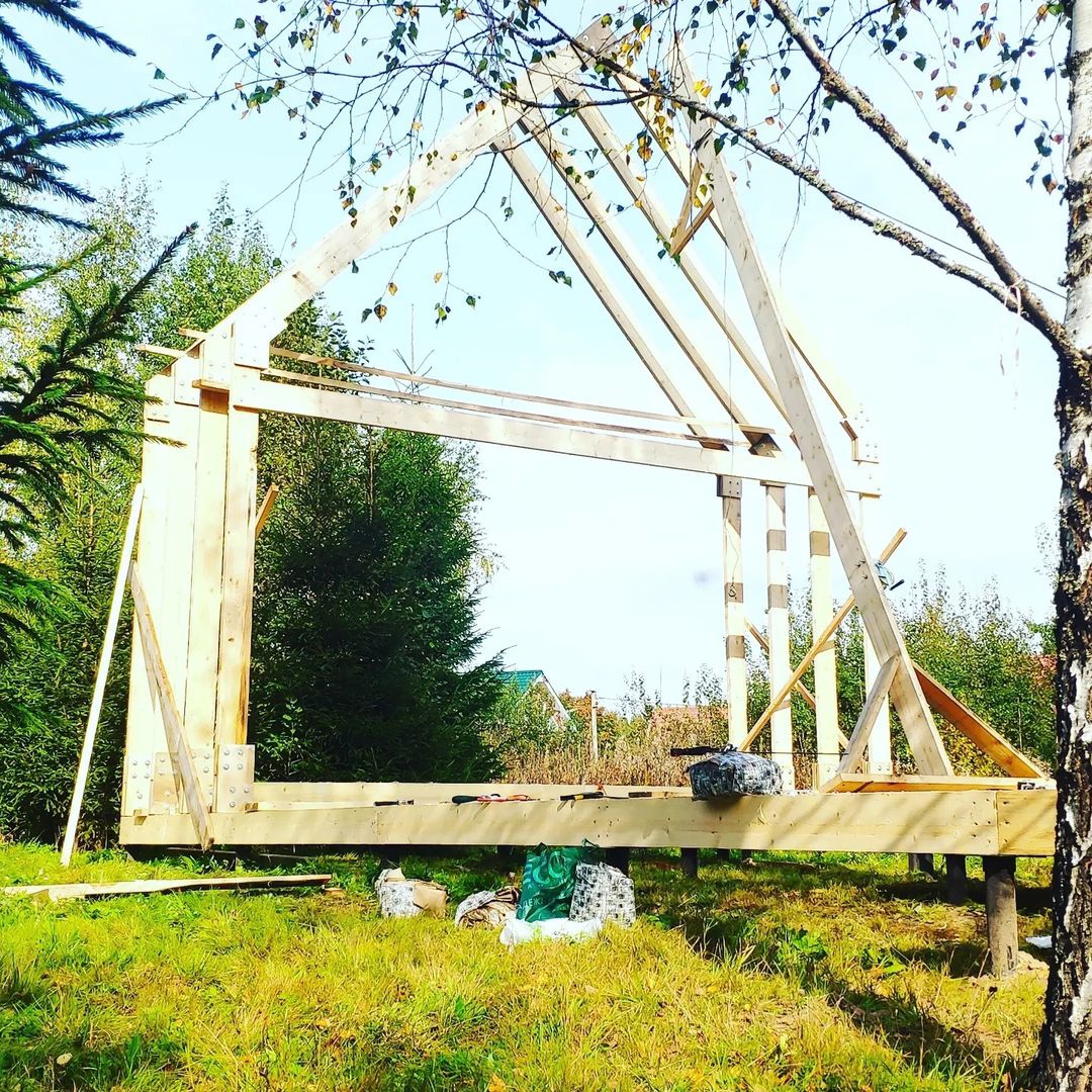 A man assembles FINHA