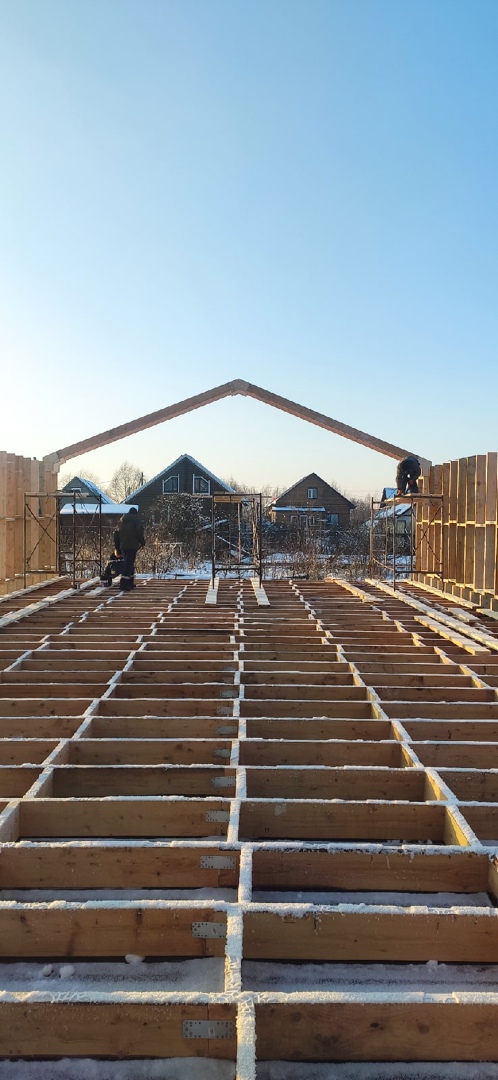 The frost outside is no obstacle to assembly