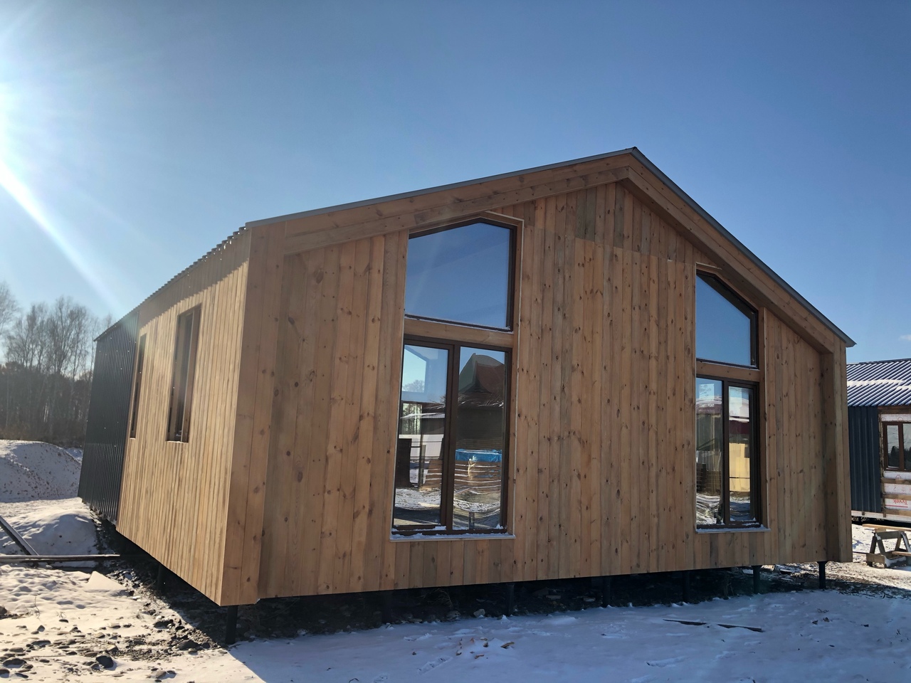 Barnhouse-style houses built on FINHA T200 connectors