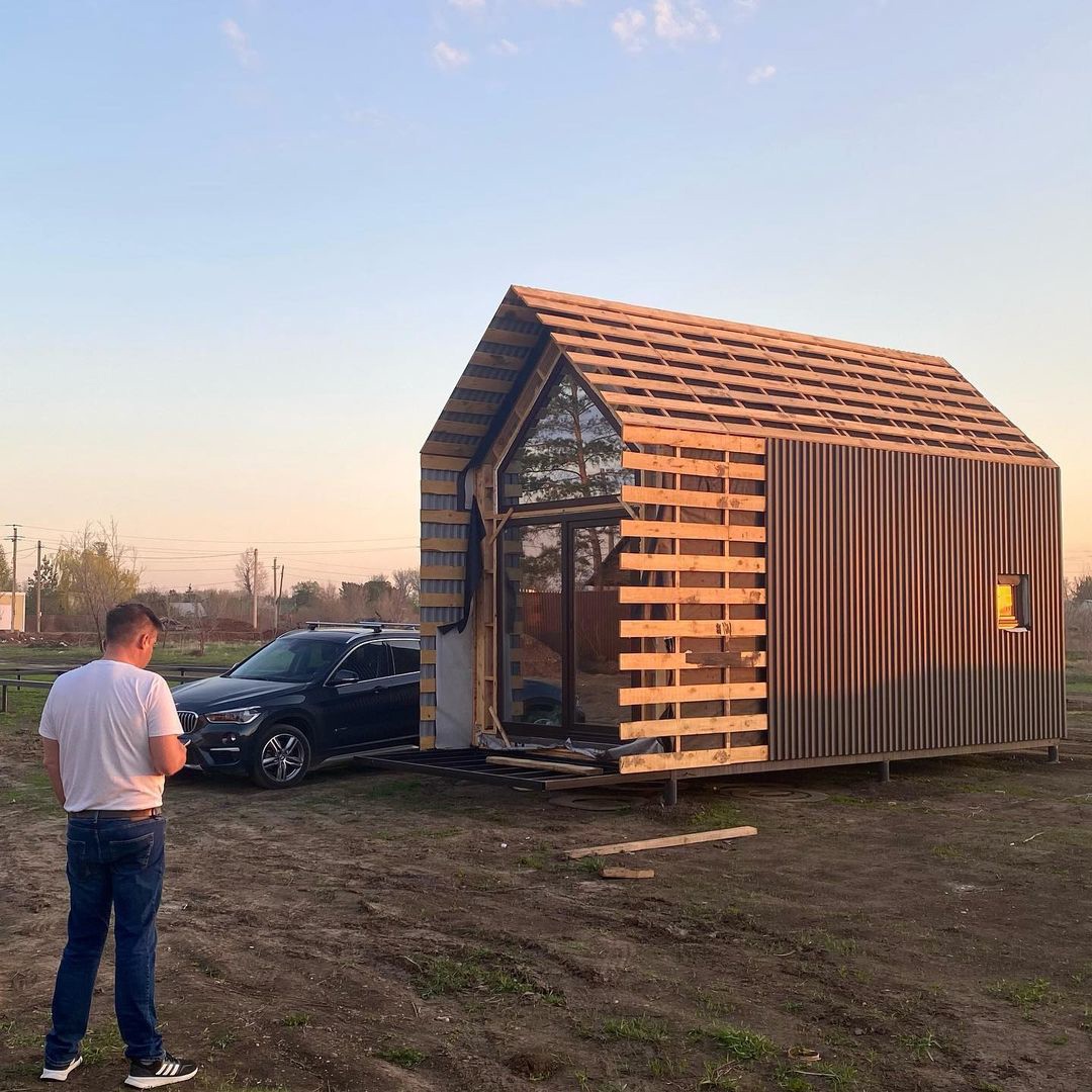 Barnhouse on FINHA V100 connectors